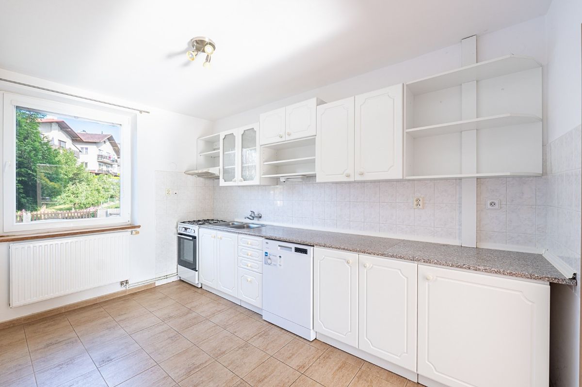 Pronájem rodinného domu 200 m², pozemek 269 m² – fotografie 2