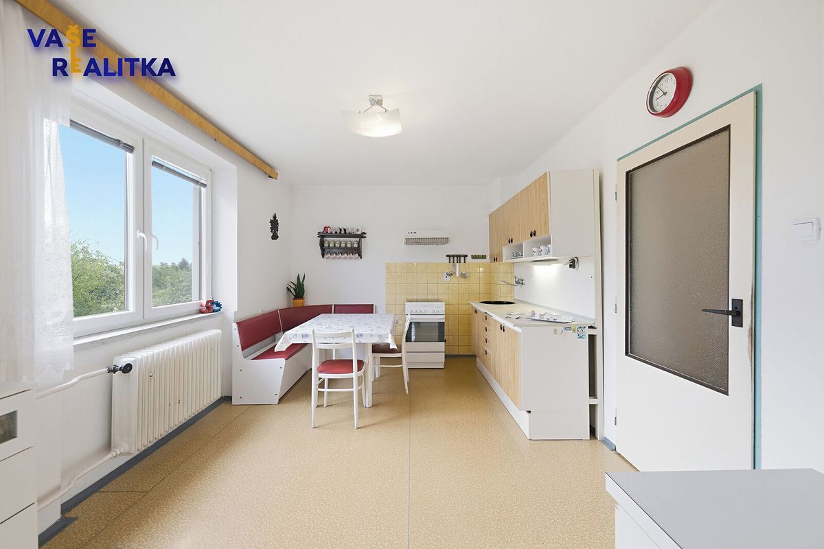 Prodej rodinného domu 188 m², pozemek 1449 m² – fotografie 5