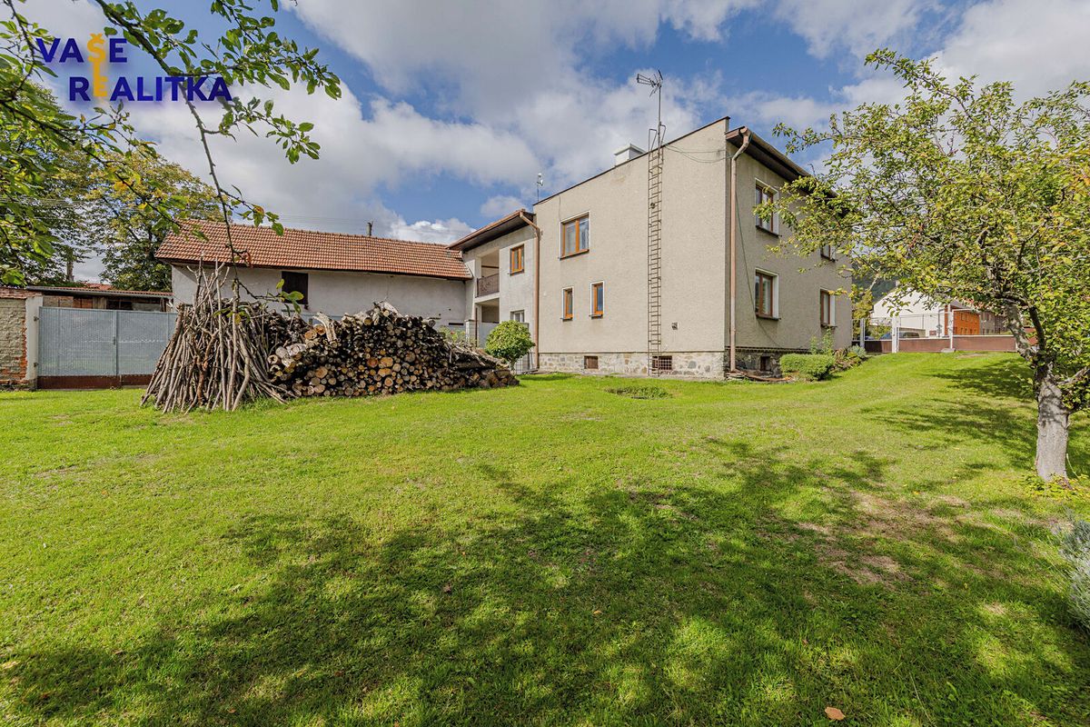 Prodej rodinného domu 188 m², pozemek 1449 m²