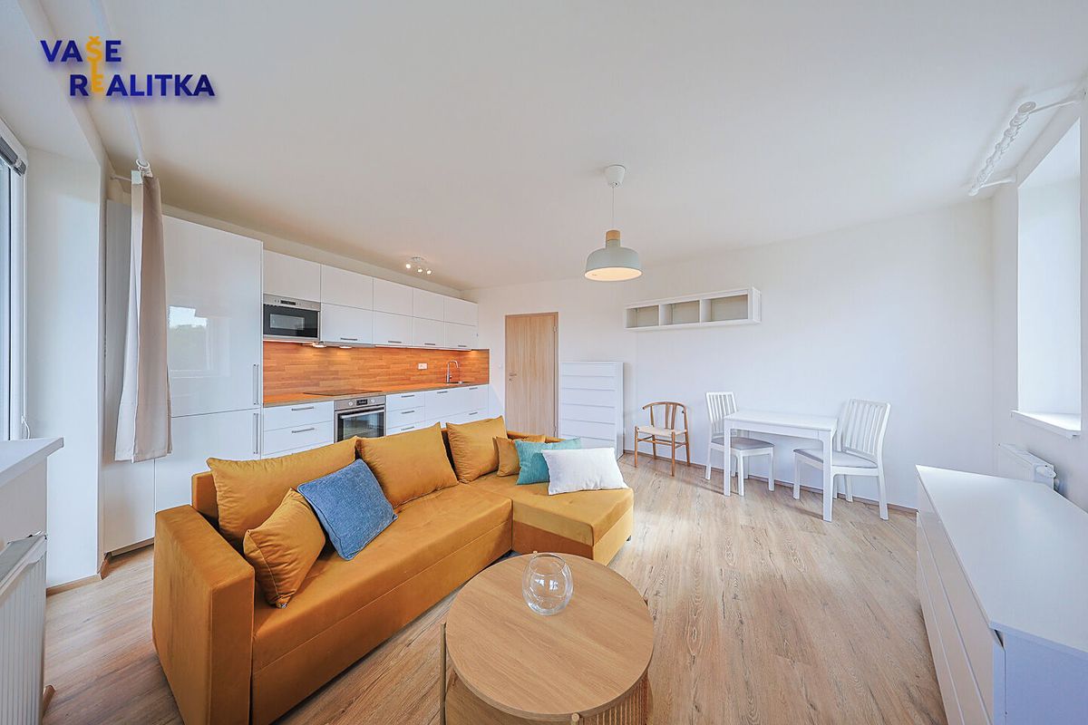 Pronájem bytu 2+kk 43 m² – fotografie 3