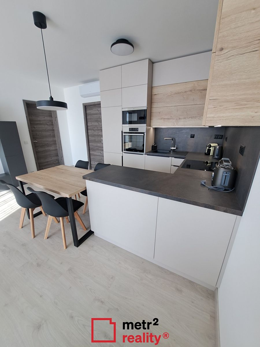Pronájem bytu 2+kk 62 m² – fotografie 4
