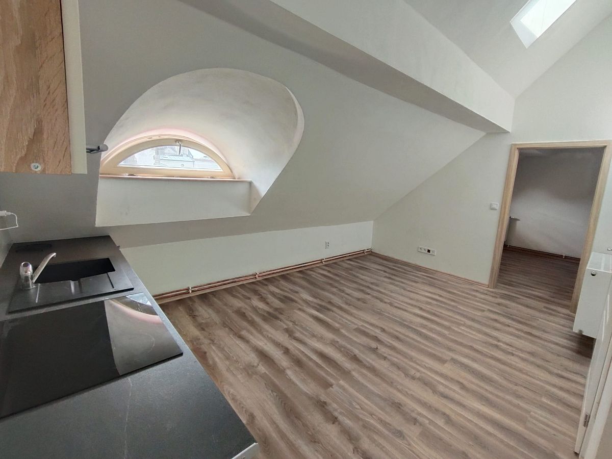 Pronájem bytu 2+kk 63 m² – fotografie 2