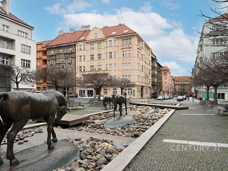 Pronájem bytu 2+1 79 m², Praha – náhled fotky 2