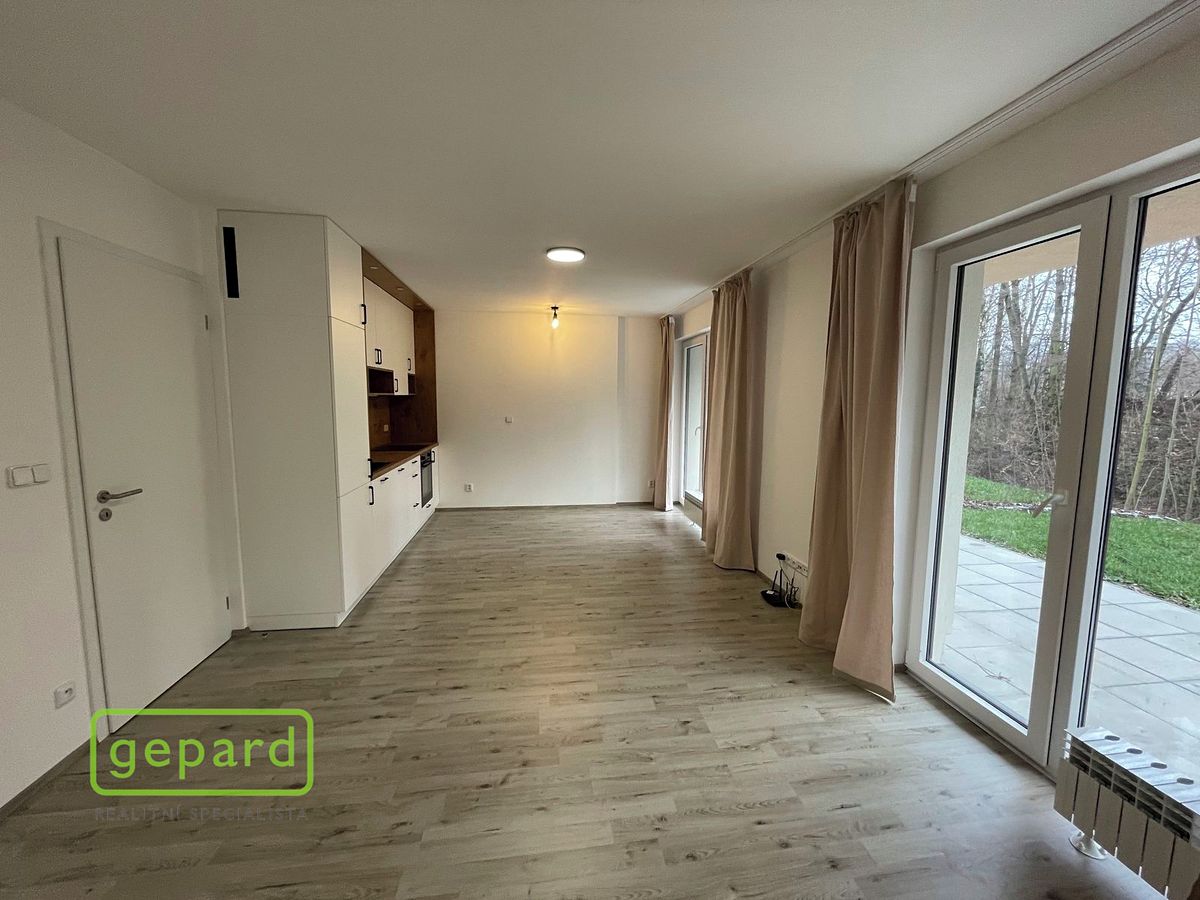 Pronájem bytu 1+kk 45 m² – fotografie 2