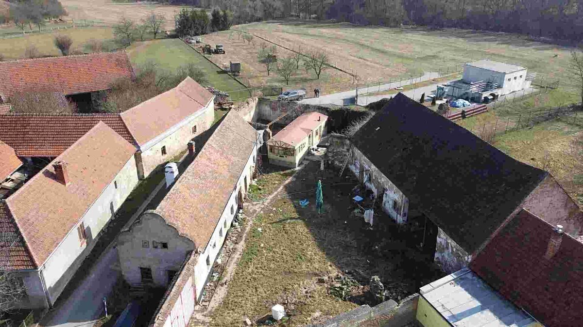 Prodej rodinného domu 161 m², pozemek 1942 m²