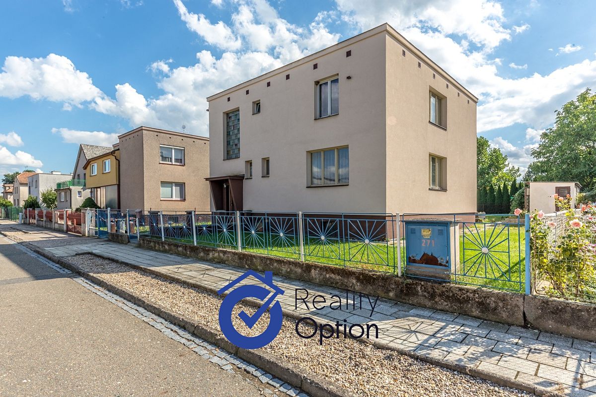 Prodej rodinného domu 180 m², pozemek 800 m² – fotografie 2