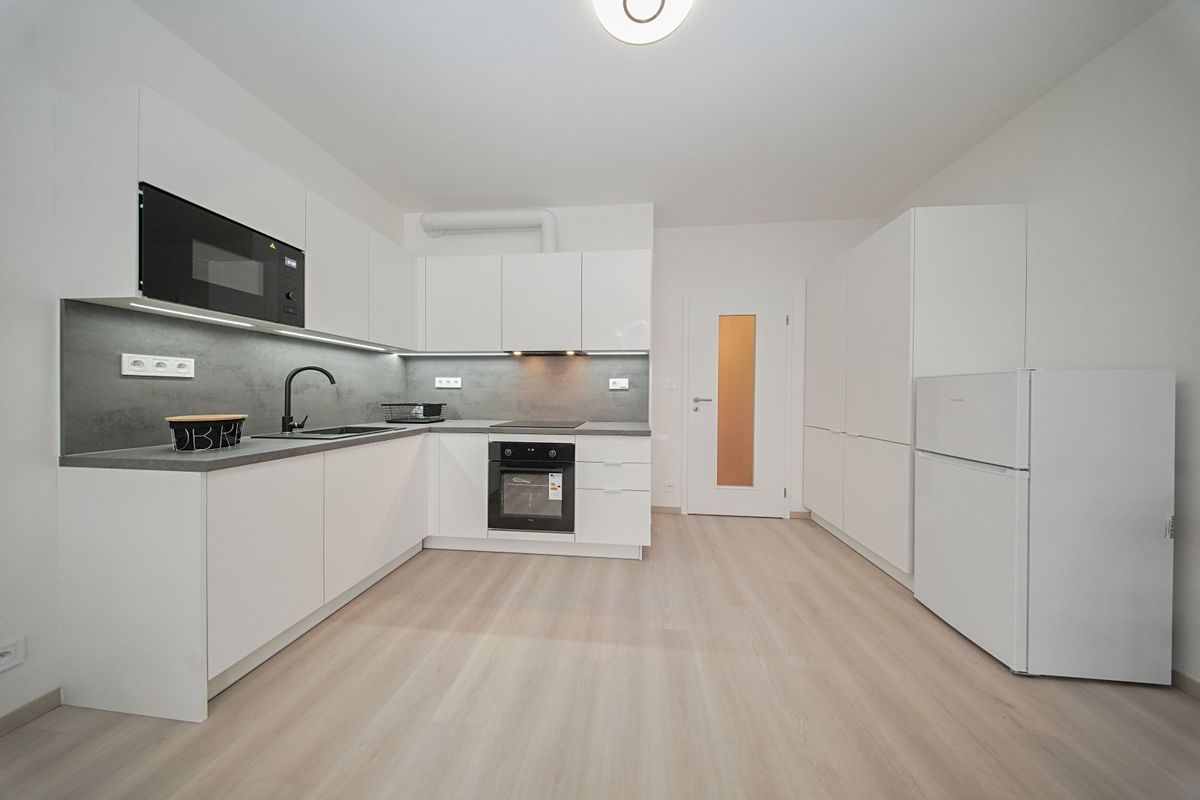 Pronájem bytu 1+kk 40 m² – fotografie 5