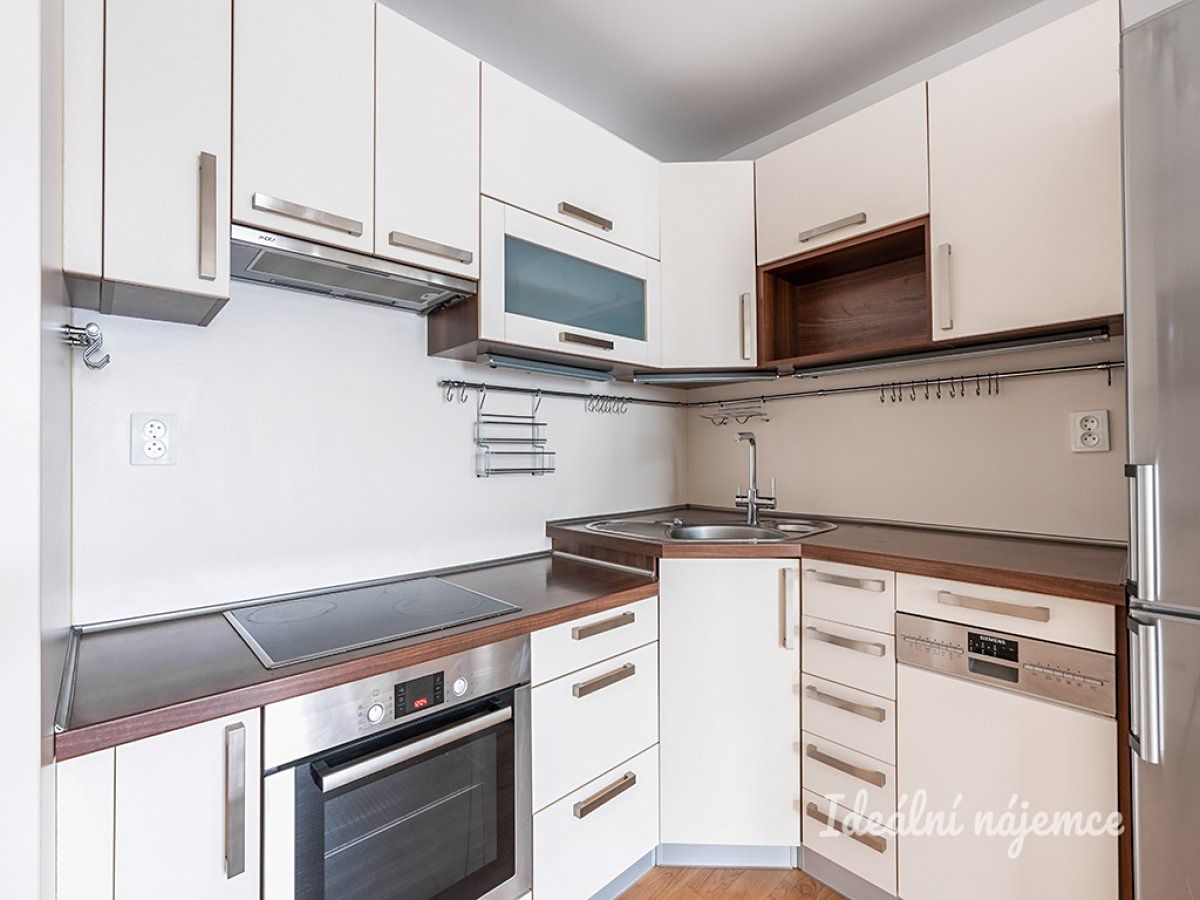 Pronájem bytu 3+kk 67 m² – fotografie 2
