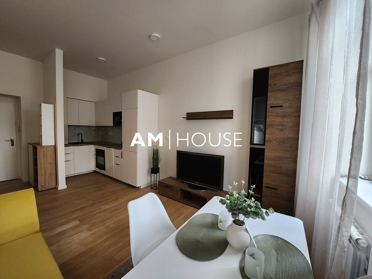 Pronájem bytu 2+kk 40 m² – fotografie 2