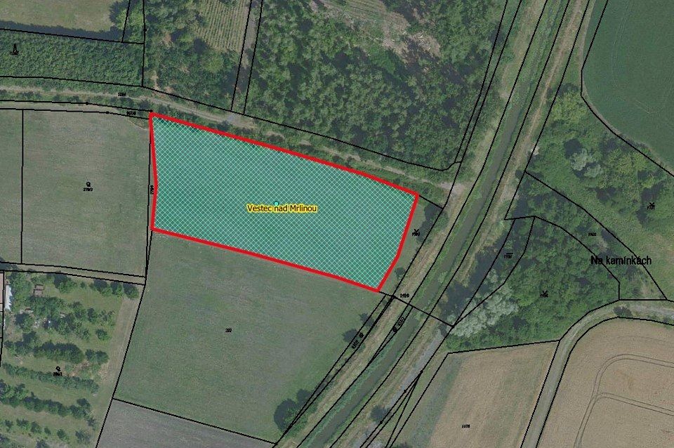 Prodej pole 7581 m², Vestec – fotka 1 z 3