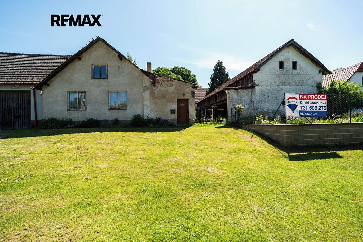 Prodej rodinného domu 425 m², pozemek 2111 m²