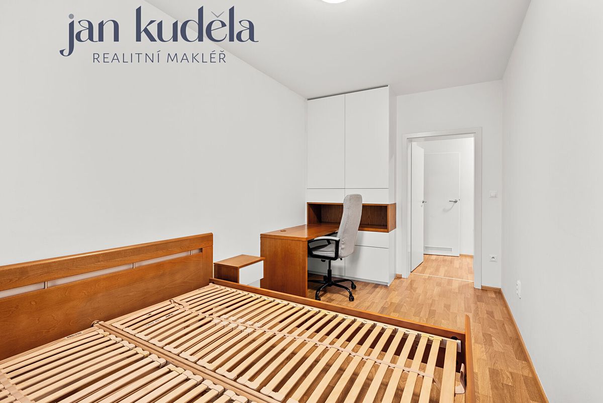 Pronájem bytu 2+kk 48 m² – fotografie 2