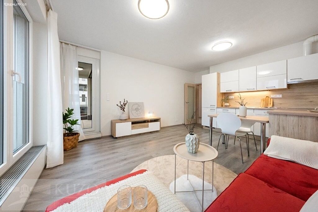 Pronájem bytu 2+kk 48 m²