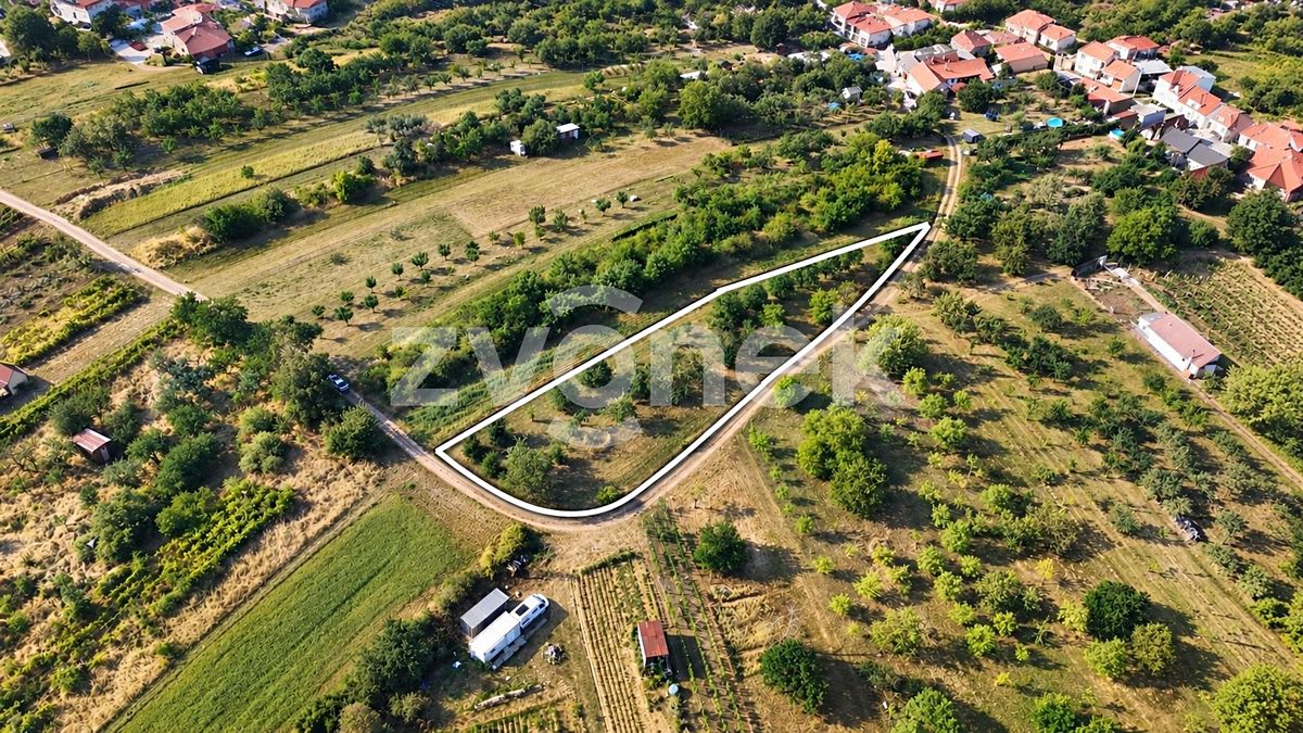 Prodej stavebního pozemku 2143 m² – fotografie 2