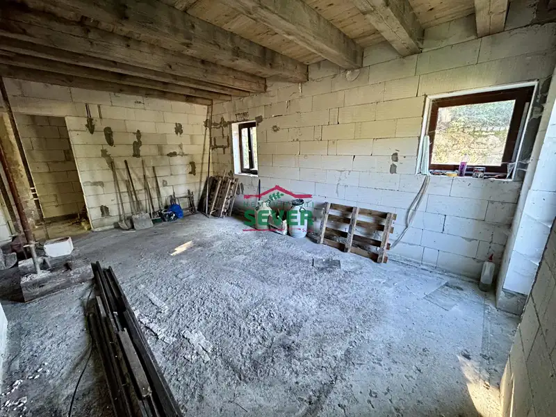 Prodej rodinného domu 150 m², pozemek 338 m², Loket – náhled fotky 2