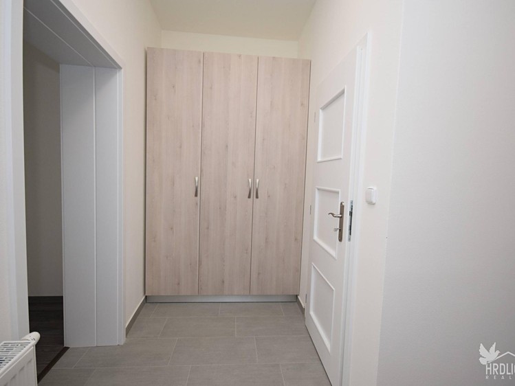 Pronájem bytu 2+1, 74 m² (9 z 11)