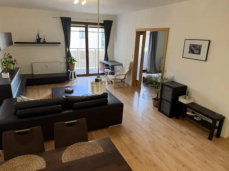 Pronájem bytu 2+kk 69 m², Praha – náhled fotky 1