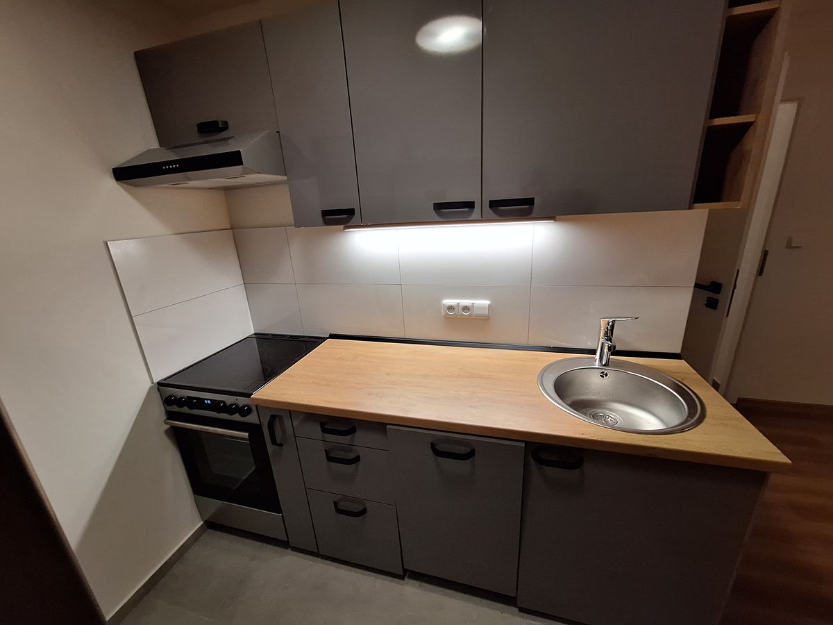 Pronájem bytu 2+kk 41 m² – fotografie 2