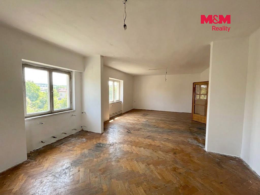Prodej rodinného domu 180 m², pozemek 671 m² – fotografie 2