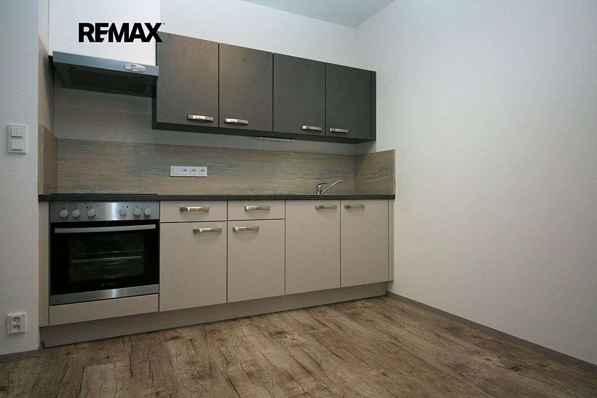 Pronájem bytu 1+kk 38 m²