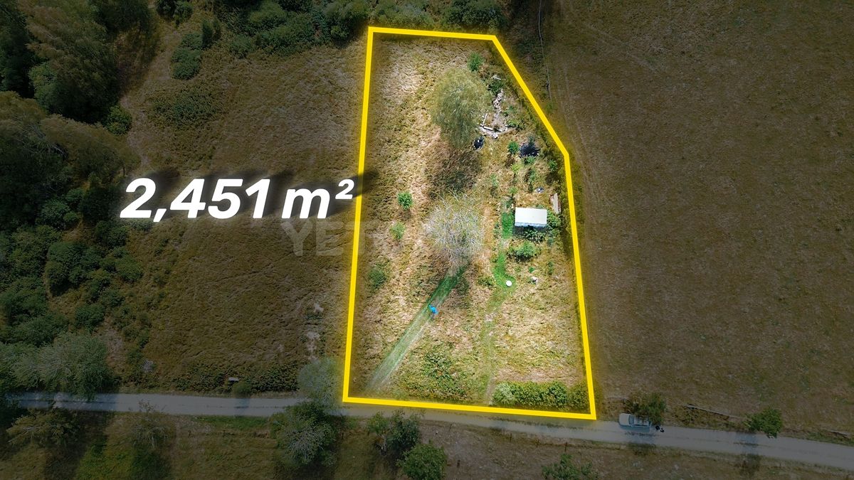 Prodej stavebního pozemku 2451 m² – fotografie 2