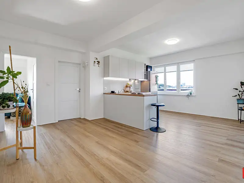 Prodej bytu 3+kk 67 m², Praha – náhled fotky 1