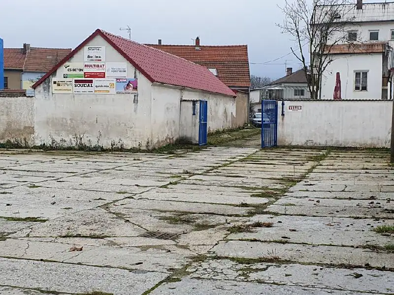Pronájem obchodního prostoru 500 m², Libochovice – náhled fotky 3