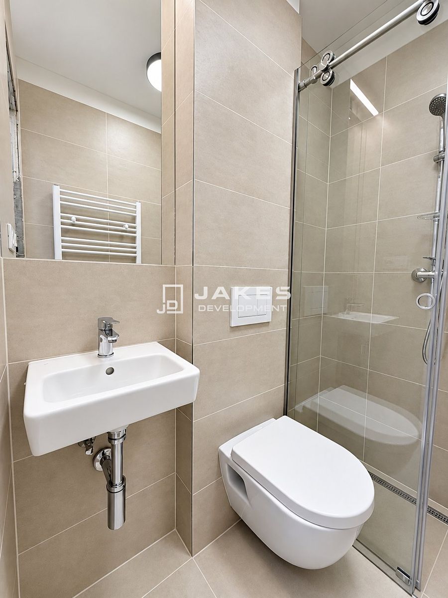 Pronájem bytu 1+kk 18 m² – fotografie 5