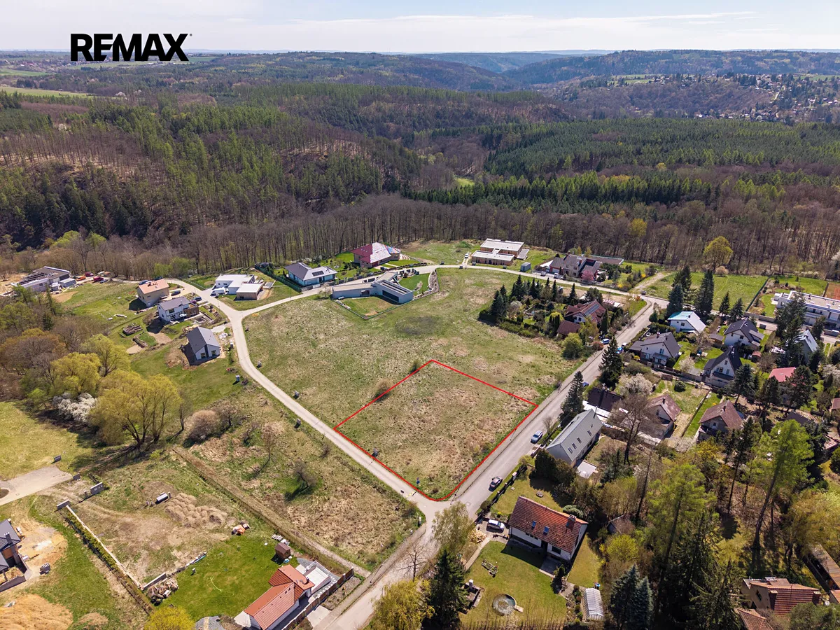 Prodej stavebního pozemku 2049 m²