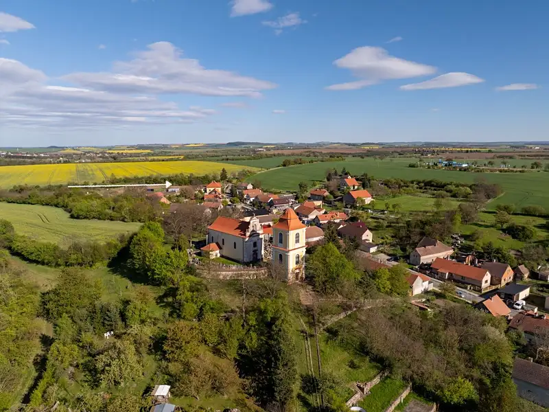 Prodej stavebního pozemku 1605 m², Vrbčany – náhled fotky 3