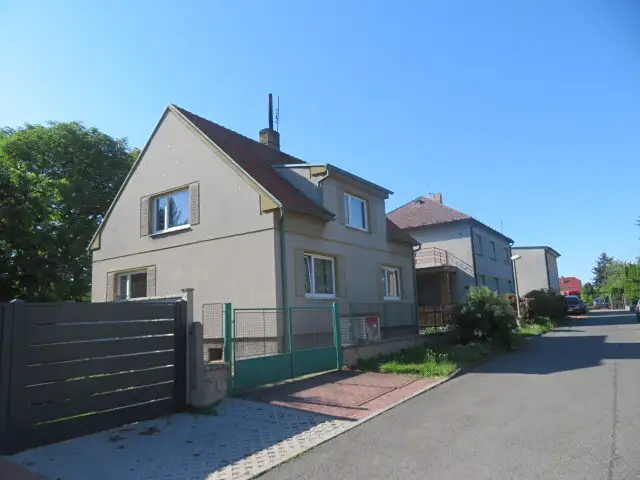 Dražba rodinného domu 102 m², pozemek 636 m², Nové Strašecí – náhled fotky 3
