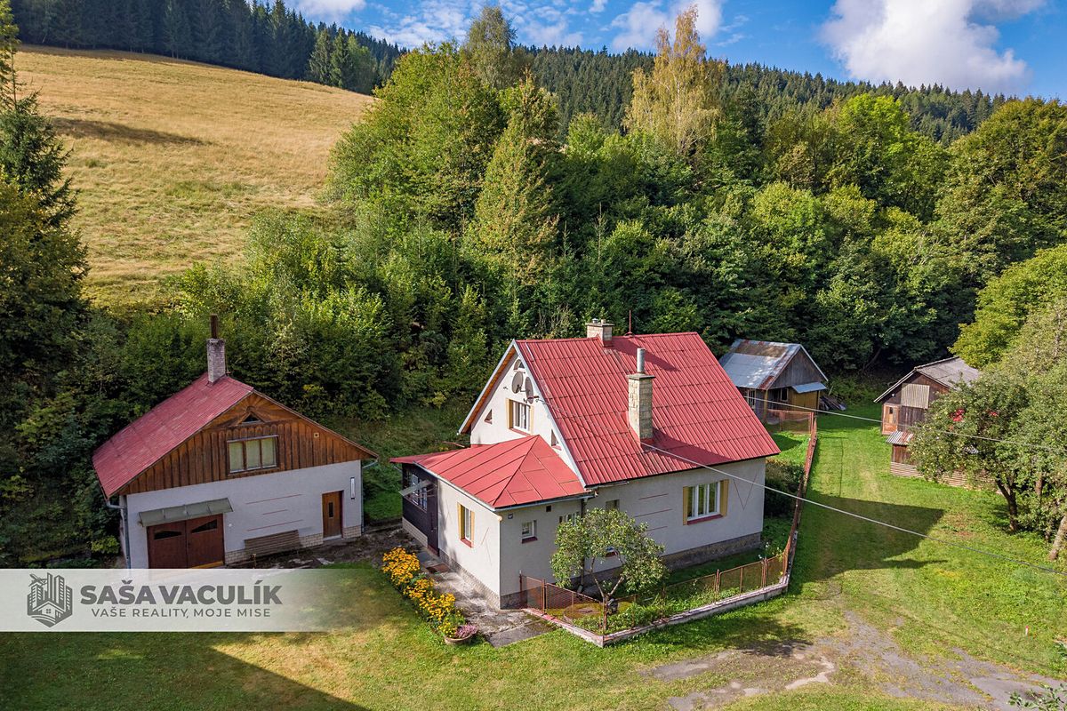 Prodej rodinného domu 123 m², pozemek 1073 m², Velké Karlovice – fotka 1 z 3