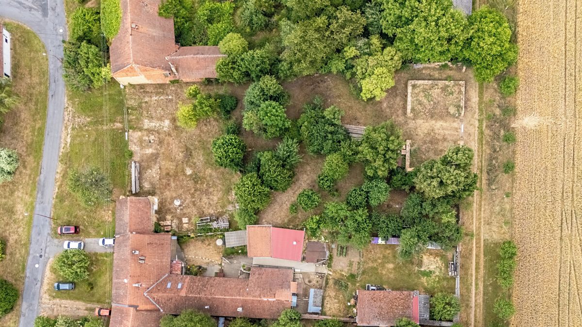 Prodej stavebního pozemku 2172 m² – fotografie 3