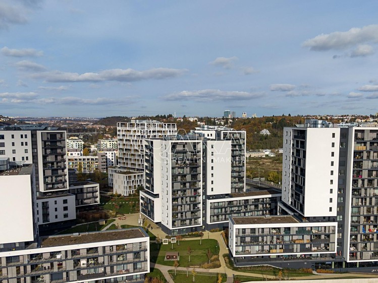Нерухомість в оренду, 13 м² (1 з 3)