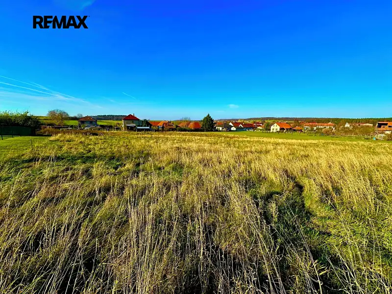 Prodej stavebního pozemku 1111 m², Ostřetín – náhled fotky 1