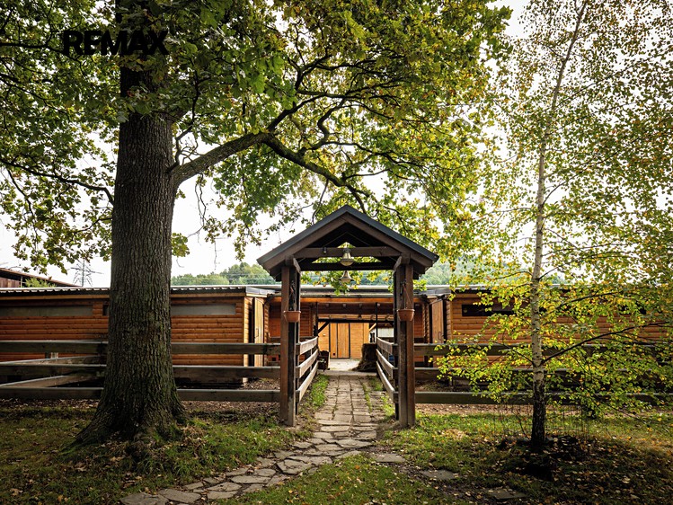 Prodej komerčního prostoru, 2 400 m² (22 z 29)
