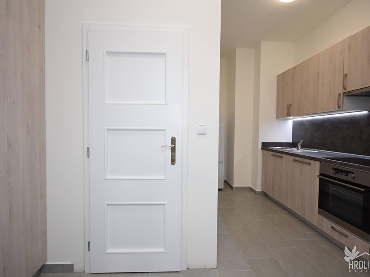 Pronájem bytu 2+1, 74 m² (5 z 11)