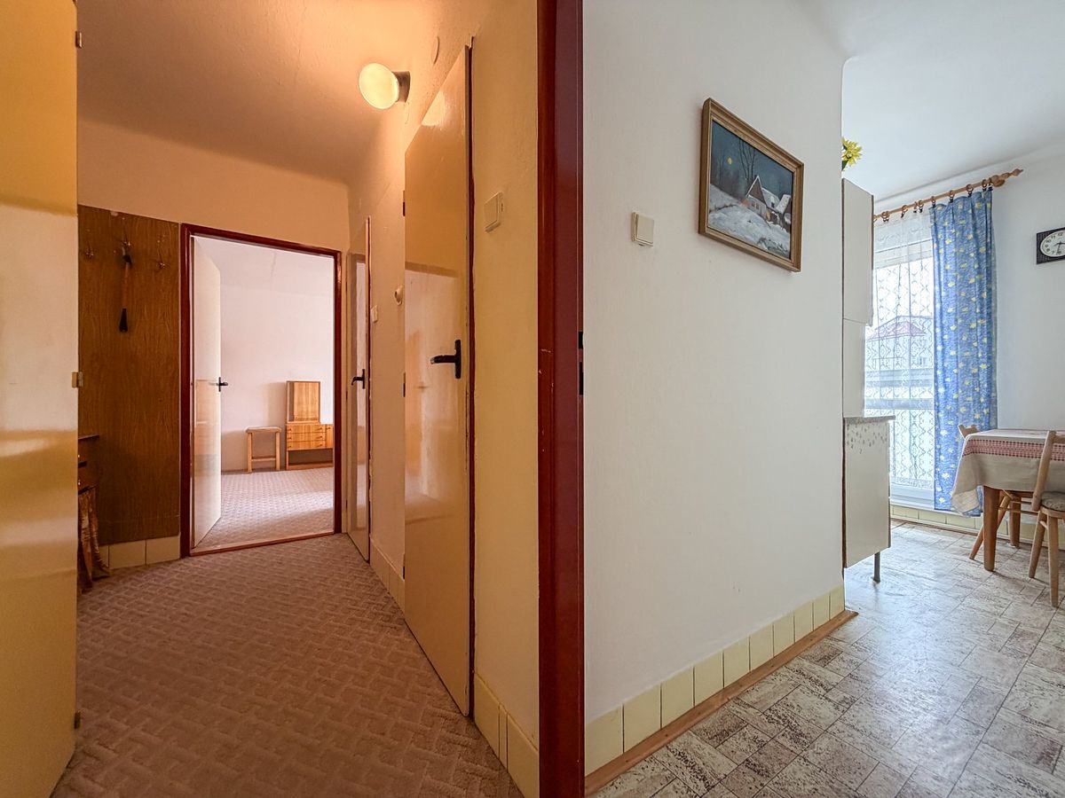 Pronájem bytu 2+1 62 m² – fotografie 3