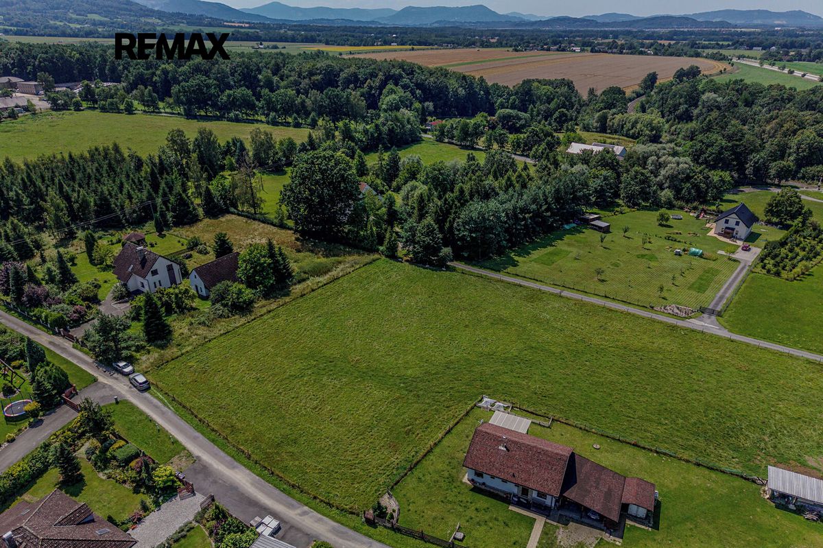 Prodej stavebního pozemku 2063 m² – fotografie 3
