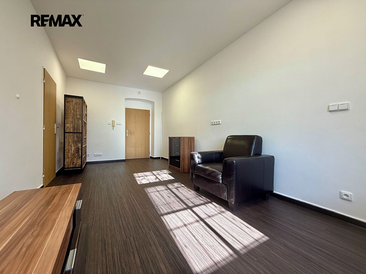 Pronájem kanceláře 73 m²
