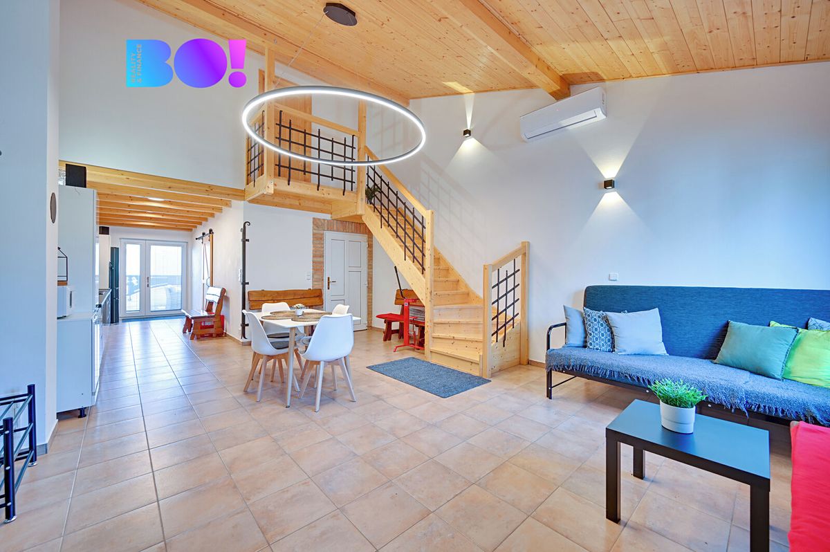 Prodej rodinného domu 180 m², pozemek 371 m² – fotografie 2