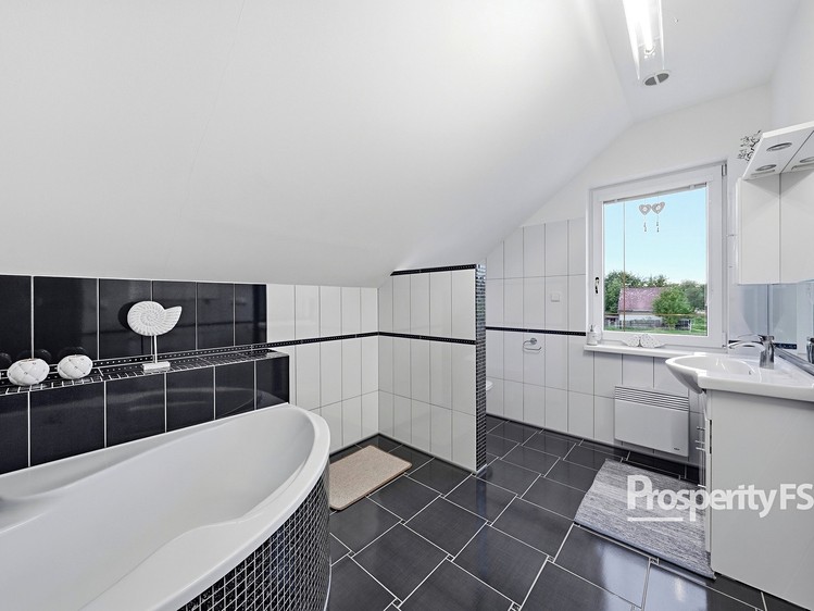 Будинок на продаж, 131 м² (30 з 42)