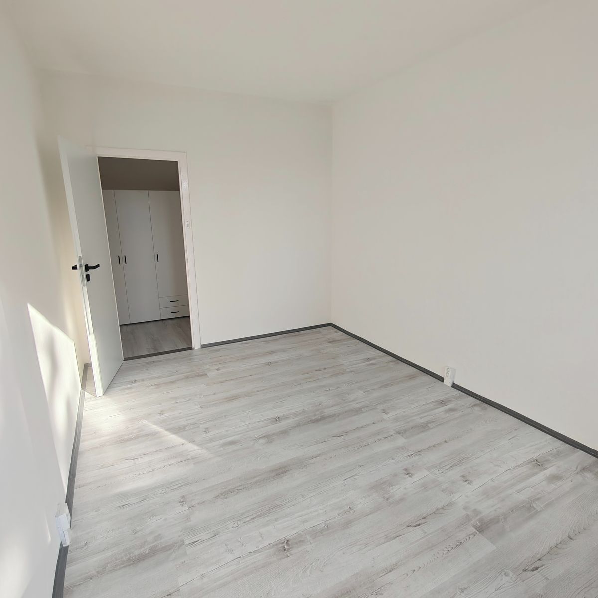 Pronájem bytu 2+1 58 m² – fotografie 4