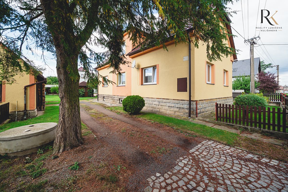 Prodej rodinného domu 160 m², pozemek 742 m² – fotografie 3