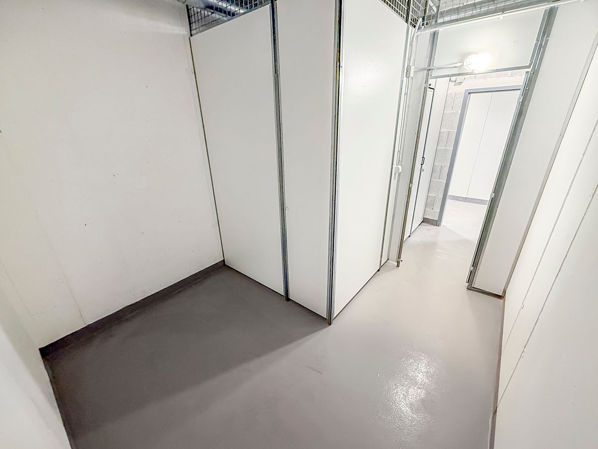 Pronájem garážového stání 17 m² – fotografie 3