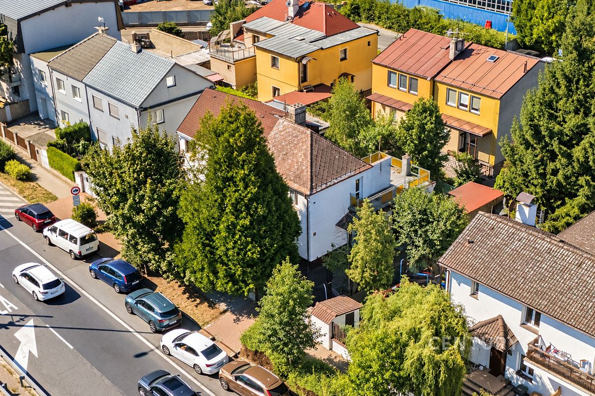 Prodej rodinného domu 100 m², pozemek 225 m², Praha – fotka 1 z 3