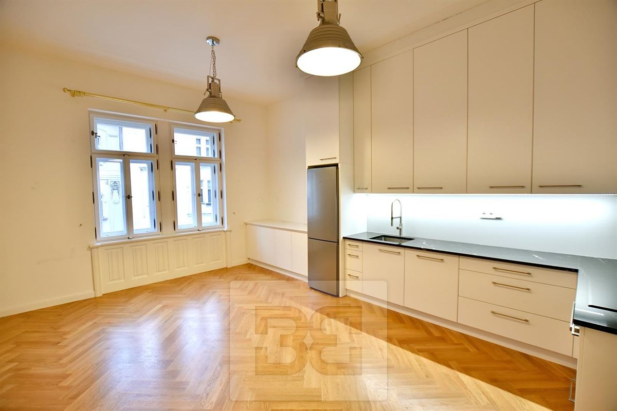Pronájem bytu 3+kk 87 m²