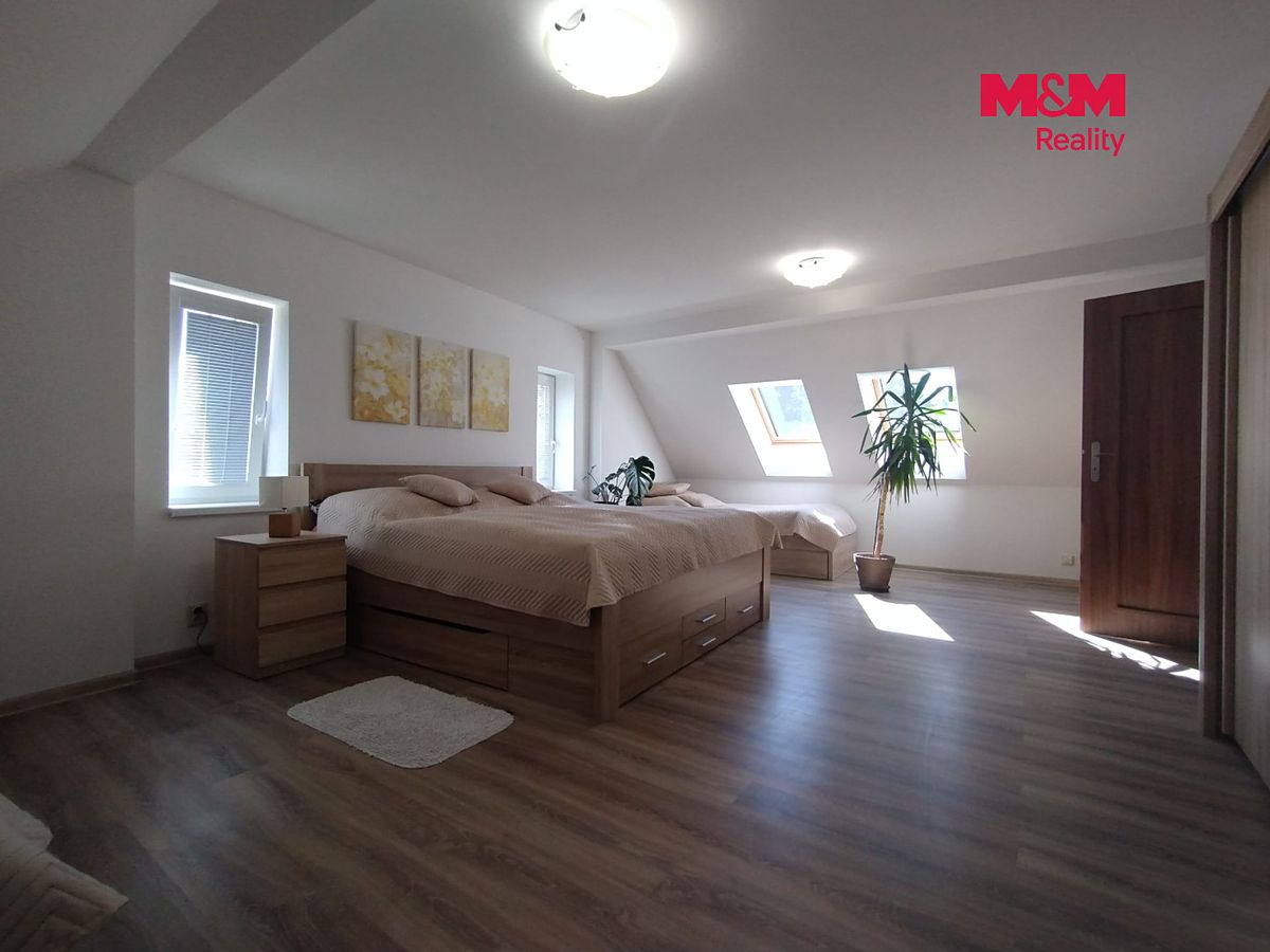 Pronájem bytu 2+kk 100 m² – fotografie 2