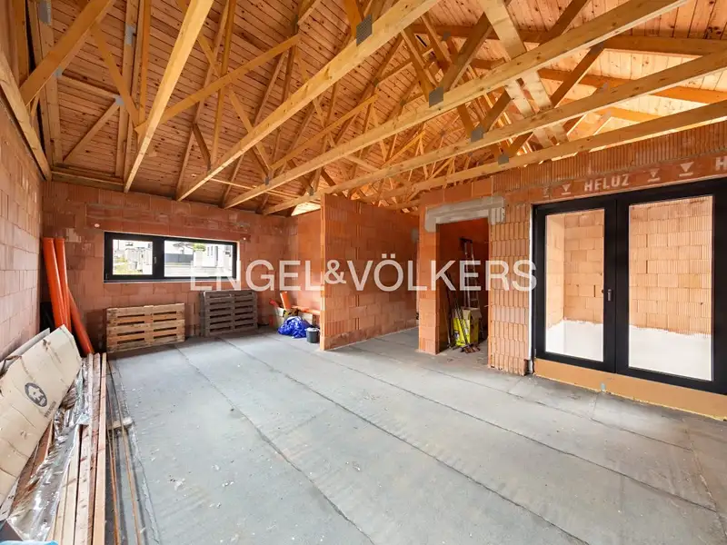 Prodej rodinného domu 240 m², pozemek 913 m², Holýšov – náhled fotky 3