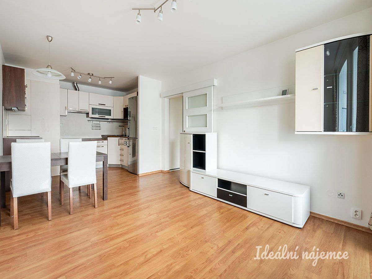 Pronájem bytu 3+kk 67 m² – fotografie 3